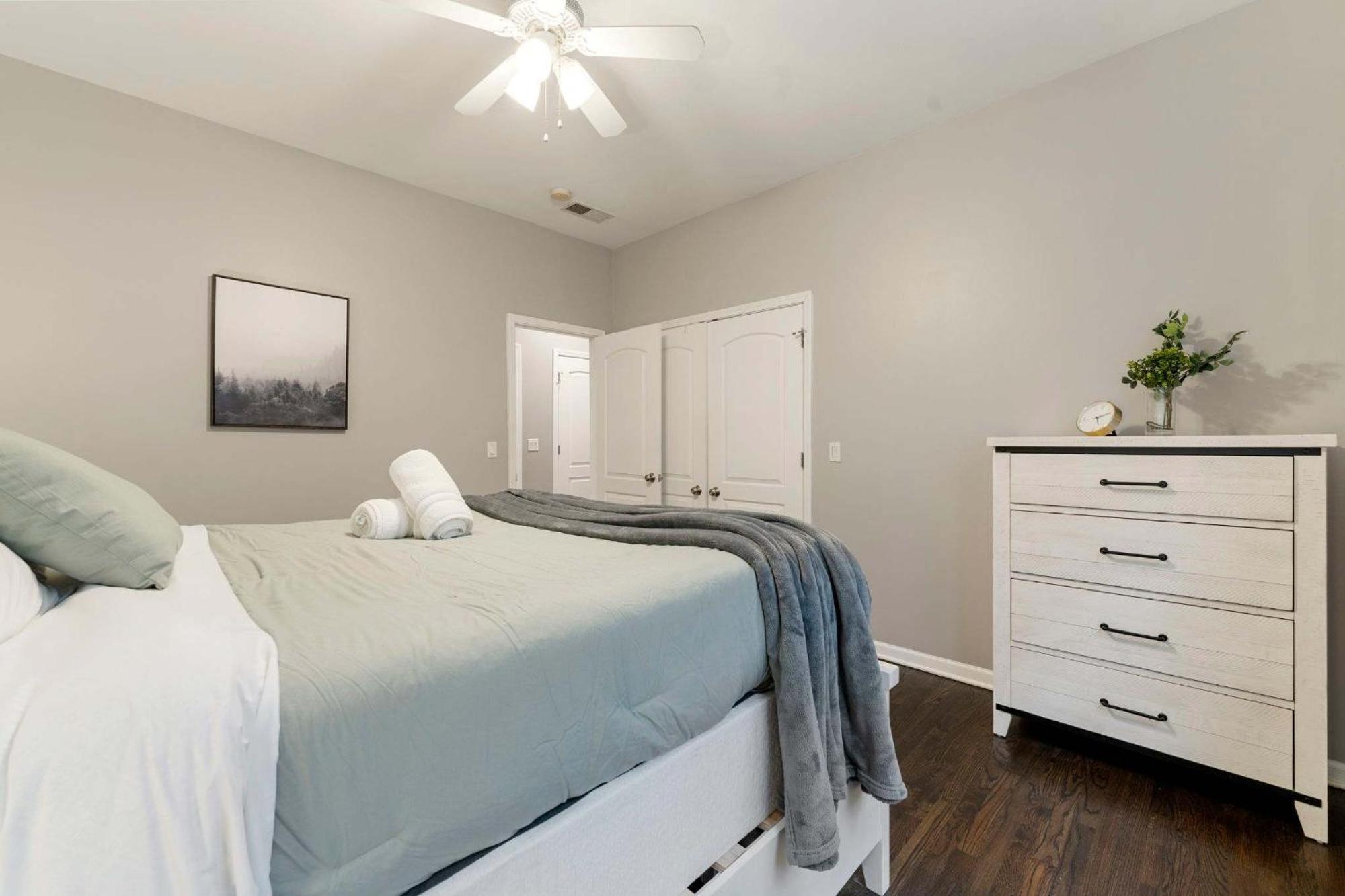 South Loop Three Bedroom Two Bath *
