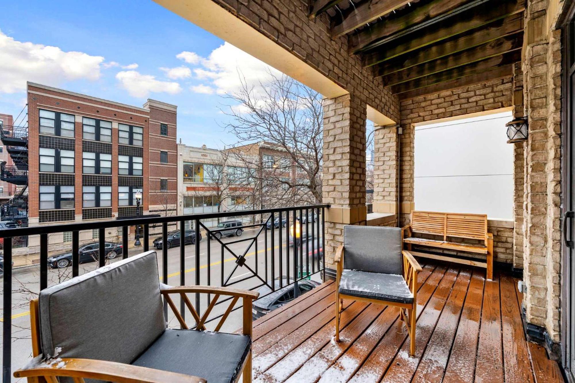 Apartment South Loop Three Bedroom Two Bath Chicago