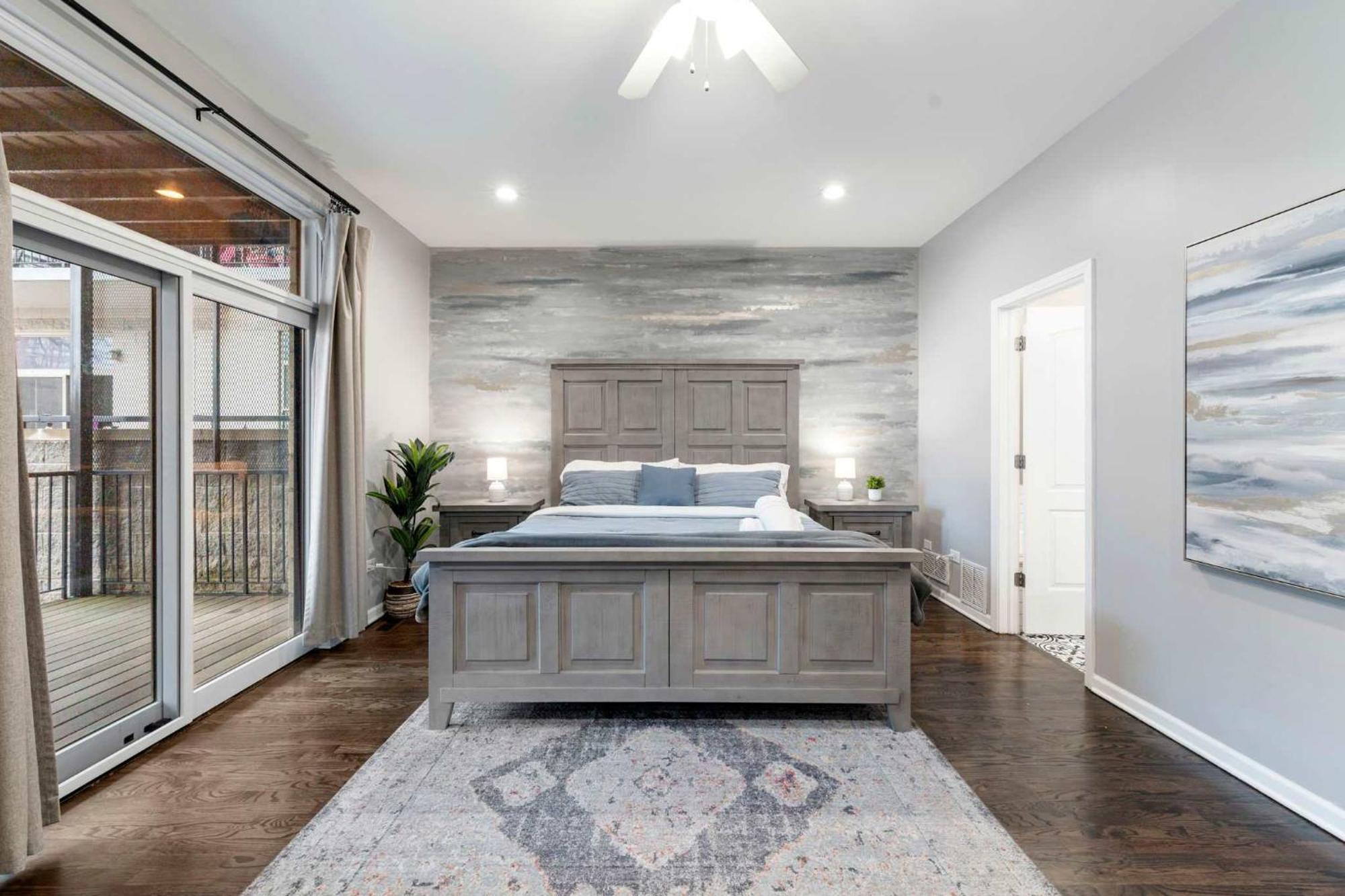 South Loop Three Bedroom Two Bath Apartment