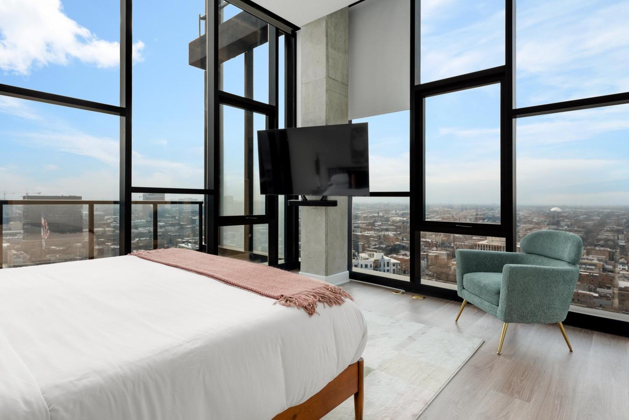 Avenir West Loop Penthouses With Iconic Views Apartment *
