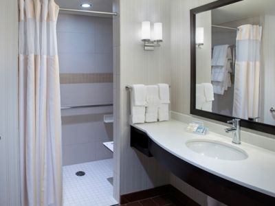 Hilton Garden Downtown Riverwalk Chicago