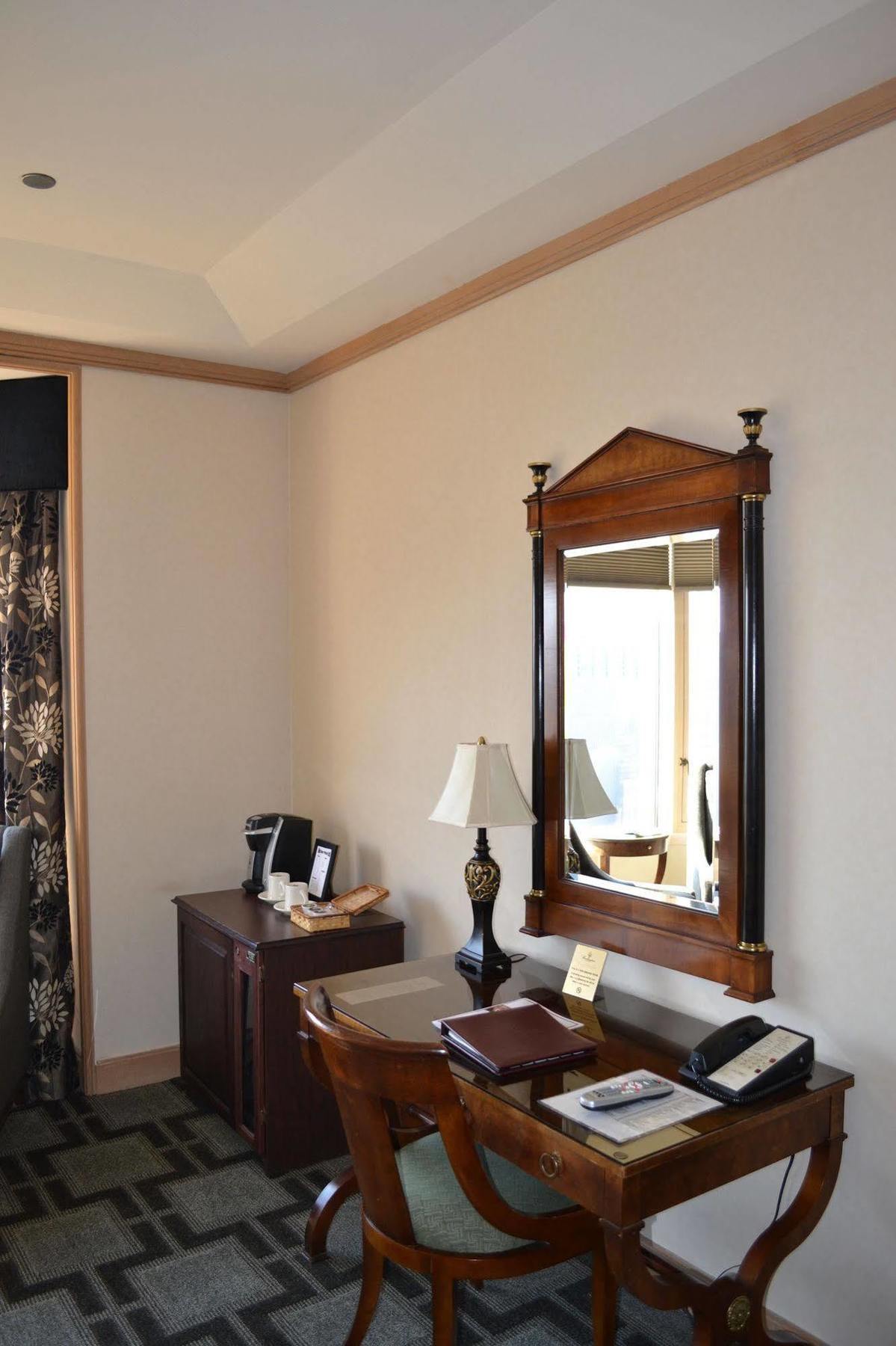 The Buckingham Hotel 3*