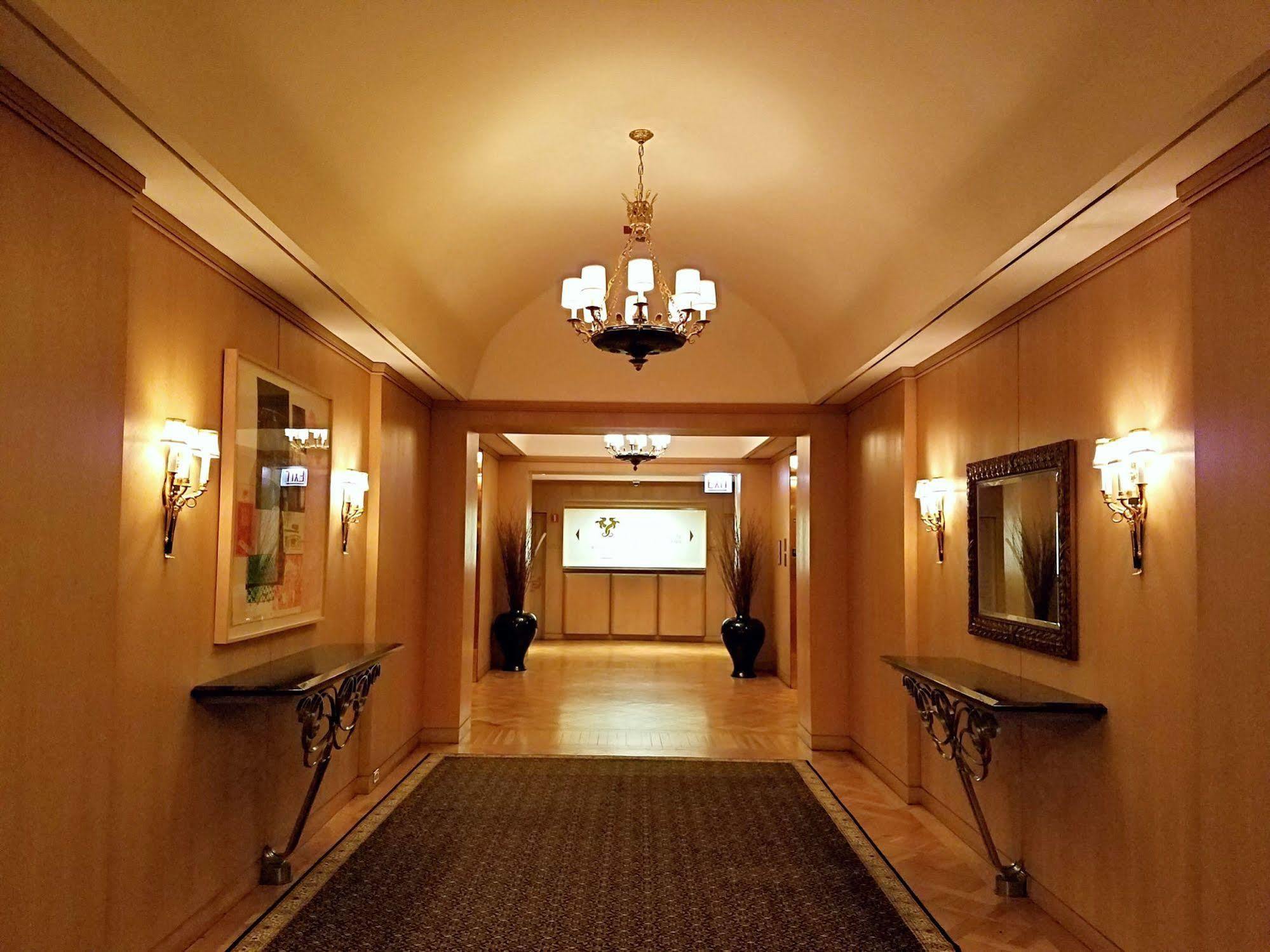 The Buckingham 3*