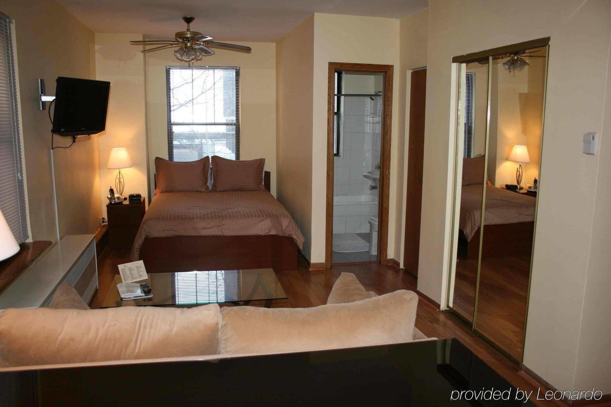 Hotel Dewitt And Chicago