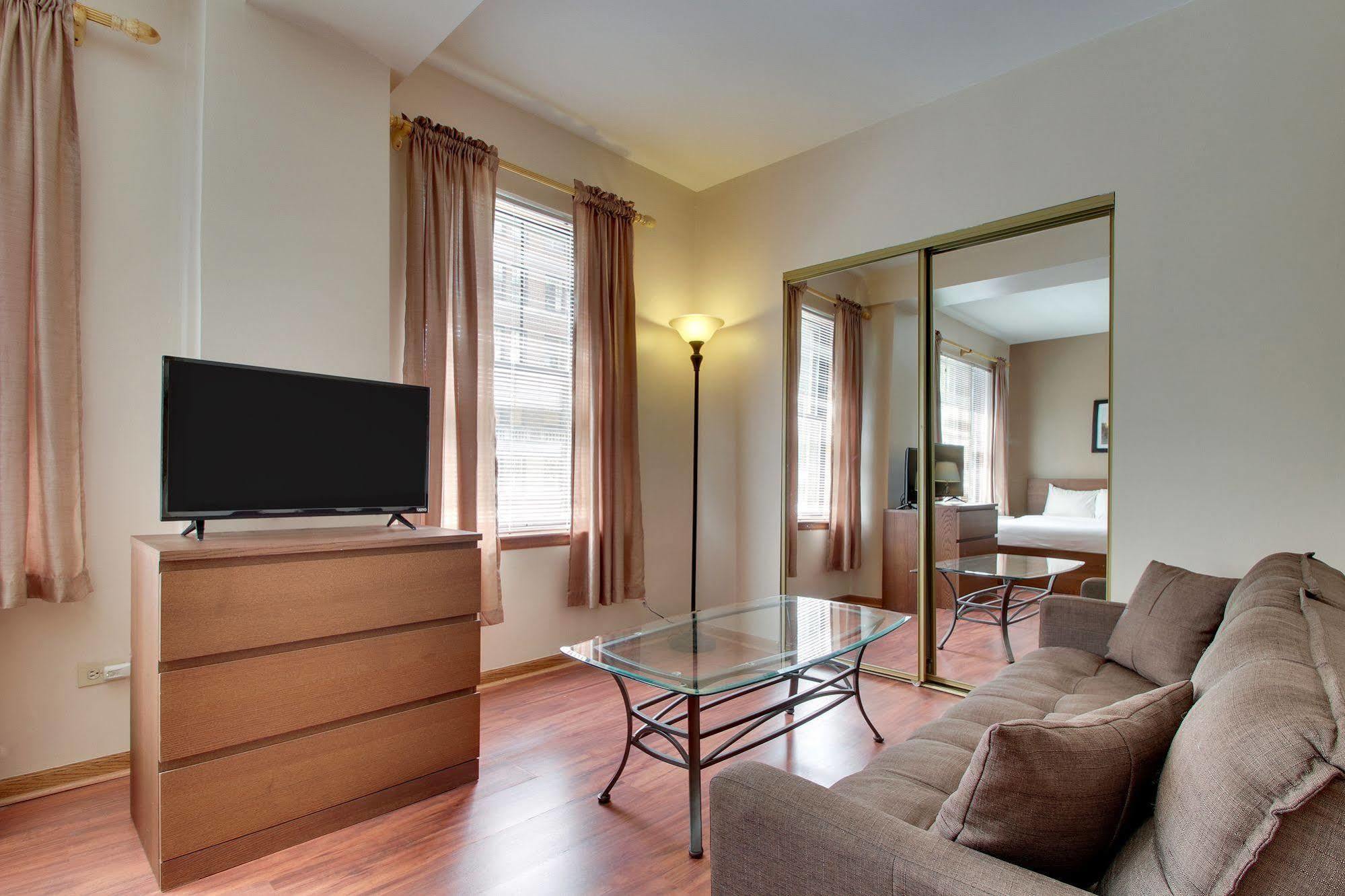 Hotel Dewitt And