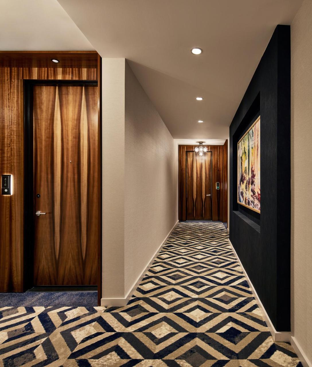 Sophy Hyde Park Hotel 4*