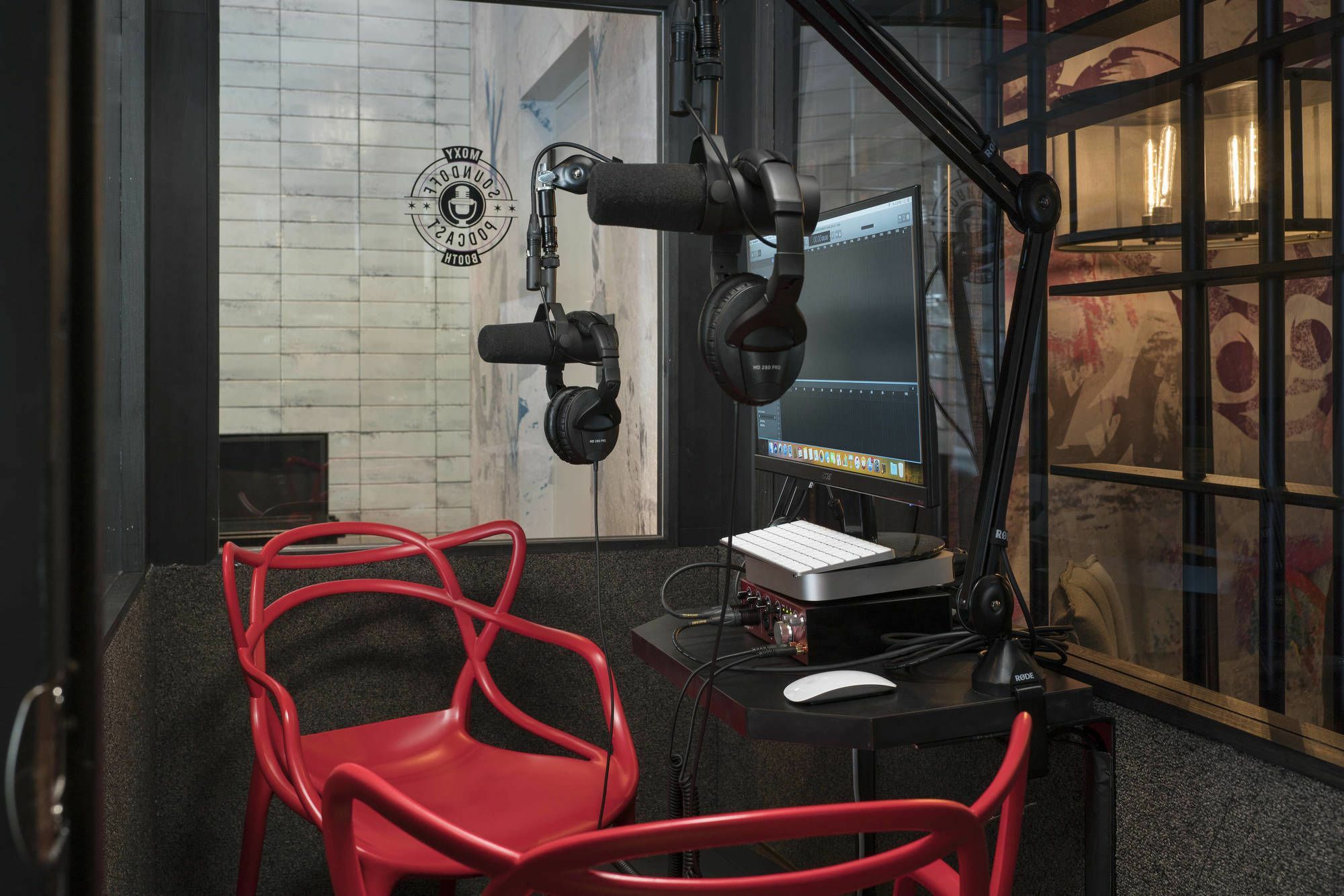 Moxy Downtown Chicago