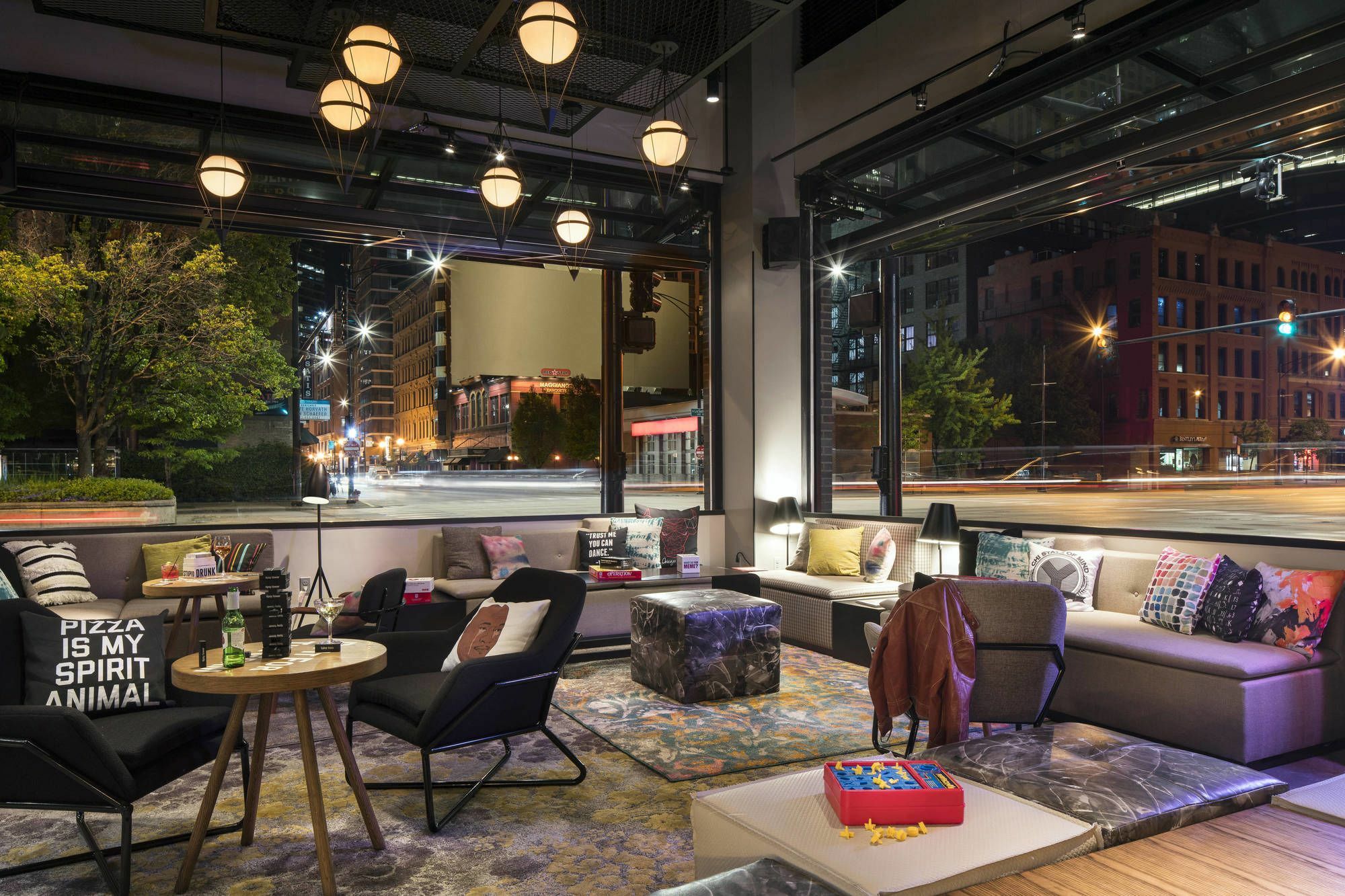 Hotel Moxy Downtown