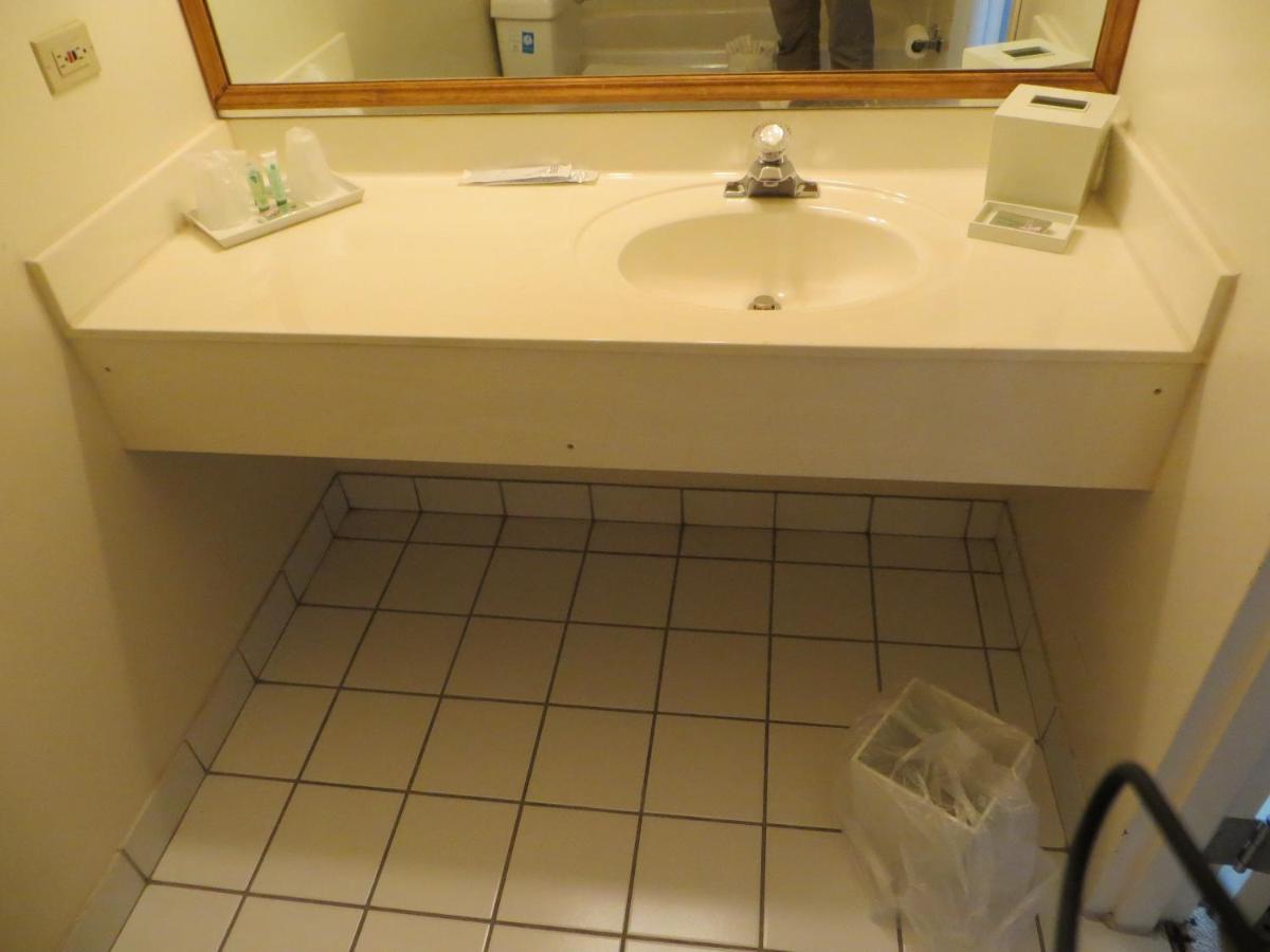 Amber Motel 2*
