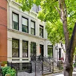 Studio Flat In The Heart Of Downtown Chicago