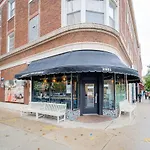 Comfy And Complete Studio Apt Near Boystown - Oakdale 317 Rep