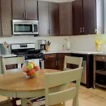 Sunny, Spacious, 3Br 1Ba Davlin Inn Chicago