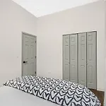 Modern 4Br Just A Block From Cta Pink Line With Pool Table Free Parking