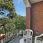Stylish And Expansive 2Br Apt With Balcony - Buckingham 3