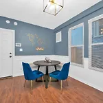 Modern 2 Bedroom In Avondale