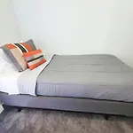 Beautiful 2 Bedroom 2 Bath Near United Center