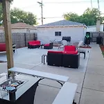 Beautiful 2 Bedroom 2 Bath Near United Center