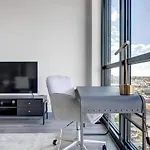 W Loop 2Br W Gym Pool Lounge 2 Blocks From L Chi-489
