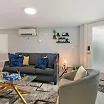 2Br Modern And Cozy Apt Logan Square Pet Friendly