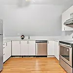 Logan Square Apartment - 2B:1B With Den
