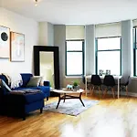 Walk To Millennium/Loop- King Size 1 Bed