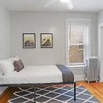 Spacious 4Br Apt In Historic Hyde Park Near Beach