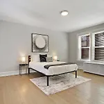 Great Location! 15 Min From Dt -Historic Hyde Park