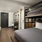 Moxy Chicago Downtown