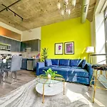 Mccormick 2B-2Ba For Up To 8 Guests With Optional Parking And Gym Access