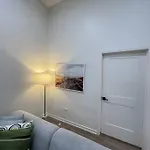 Charming 3Bd Urban Oasis In The Heart Of Chicago