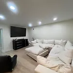 Entire Home In Chicago