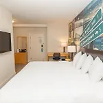 Hotel Versey Chicago Lincoln Park