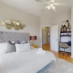 Sleek Urban Retreat Steps From Il Med District