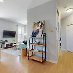 Sleek Urban Retreat Steps From Il Med District