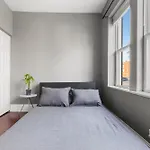 Private Room In Stylish Humboldt Park Retreat