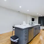 Chic Modern Comfort In Chicago
