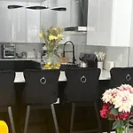 La Casa Negra Chicago A Beautiful 3Bed 2Bath