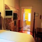 Old Chicago Inn