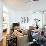 Open Concept 2Br In Wicker Park By Sonder