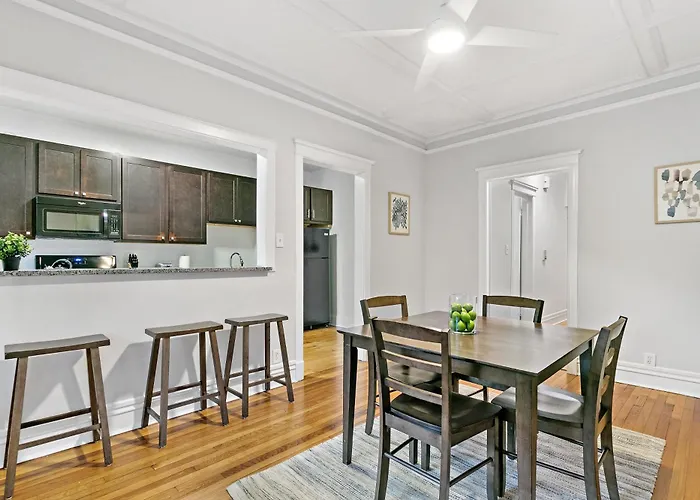 Indulging 2Br Apartment In Festive Boystown - Buckingham 1