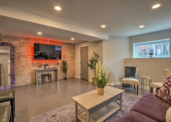 Chicago Vacation Rental Near Lake Michigan!