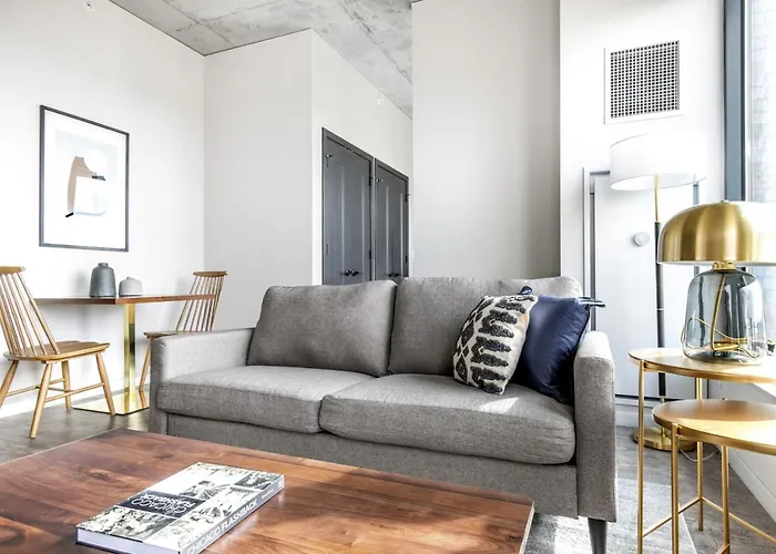 W Loop Studio W Pool Gym Nr Restaurant Row Chi-275