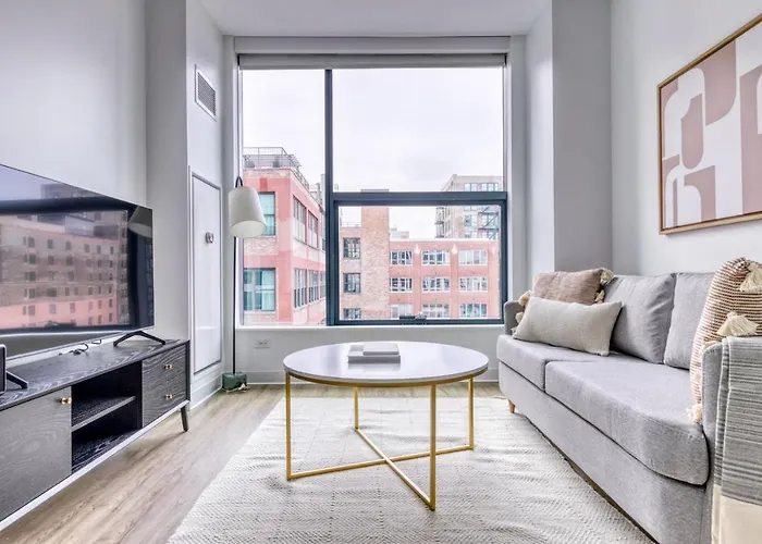 W Loop Studio W Gym Pool In Heart Of Greektown Chi-532