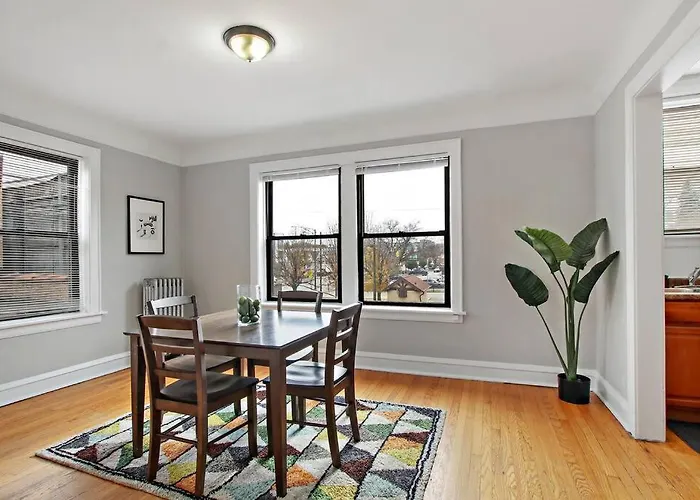 1Br Vibrant & Inviting Apt In Chicago - Montrose 2E