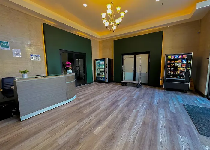 Mccormick Place Studio That Sleeps Up To 4 With Optional Parking & Gym Access