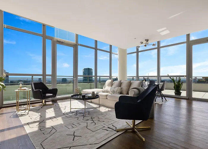 K2 Sky High Apartments With Stunning Chicago Views In West Loop
