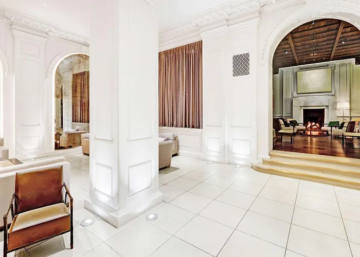 The Ambassador Chicago – a Joie de Vivre Hotel