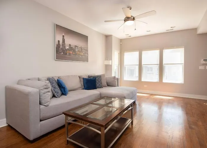 Deluxe Duplex In Roscoe-Wrigley With Free Parking
