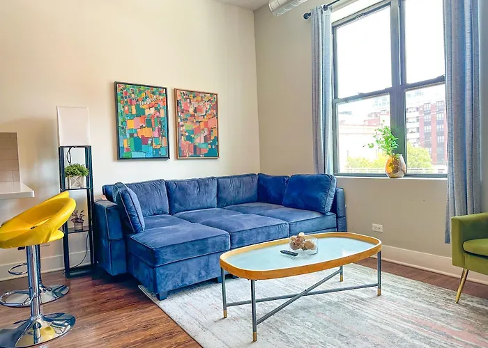 Mccormick Place 3Br And 2Ba With Optional Parking , Sleeps 8