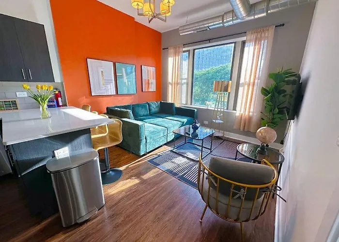 Mccormick 3Bd-2Ba With Optional Parking On State Street